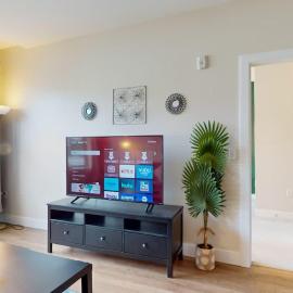 Stylish Home with Free Parking