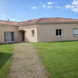 Evasion nature avec spa et piscine - Maison spacieuse à Montpouillan 47200, Hotel in Montpouillan