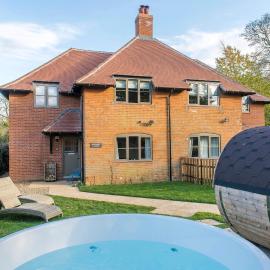 Meadowsweet Cottage-Ukc2458