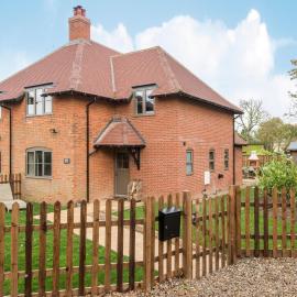 Cowslip Cottage-Ukc2457