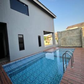 Villa Cassandra 3 โรงแรมในCigombong