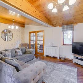 The Lodge - Uk13202, хотел в Кейтън