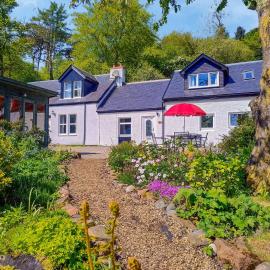 Old Steading – hotel w mieście Brodick