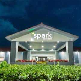 Spark by Hilton Ponce، فندق في بونسي