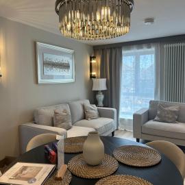 Fire Station View-Central-2 king beds-Brand new interior, hotel in Topsham