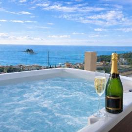 Villa Blue Vista Meerblick mit Jacuzzi