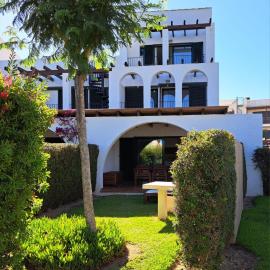 Les Oliveres Beach, hotel en El Perelló