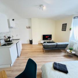 Studio Maluna 2 Étage -Proche Centre & Gare -WiFi, hotel a Châtellerault