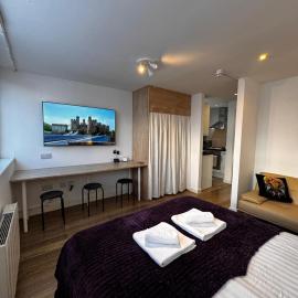 Studio with Parking & Shops at Your Door