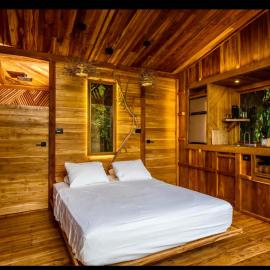 Pura selva tree house, hotel in Tamarindo