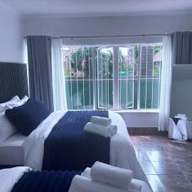 SA Guest House, hotel in Roodepoort