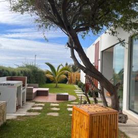 Bungalow VerdeMar con Jacuzzi Frente al Mar, hotel in Vichayito