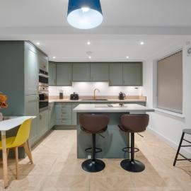 Luxury Huddersfield Apartments & Prime City Centre Location & Opposite Train Station