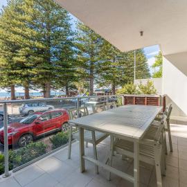 Breeze 2 Beach Front Apartment Prime Location