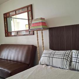 Crystal Suites I Full Taal View, hotel in Kaybagal