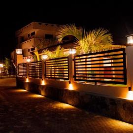 Grand Guardian Hotel, hotel din Seeduwa