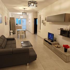 Boutique Ivy Rose 2-Bed Home, Heart of Marsaxlokk, hotel di Marsaxlokk