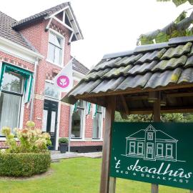 B&B 'T Skoalhûs, hotel a Westergeest