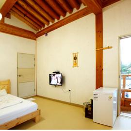 나비잠한옥호텔: Jeonju şehrinde bir otel