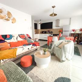 Le Roses- Spacieux T3 cosy proche gare de Lisieux, hotel a Lisieux