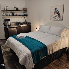 Urban Nest Self Catering, hotel in George