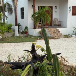 Azteca Villas, hotel v destinaci Treasure Beach