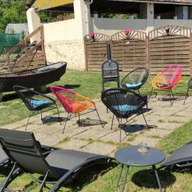 La maison est dans le pré、Fontenelle-en-Brieのホテル