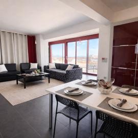 5-Star feel - Luxury penthouse for 4 with huge balcony & view ,8 min from Athens airport