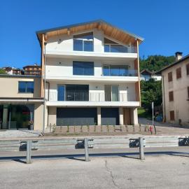 Riflessi sul lago Antico Fienile