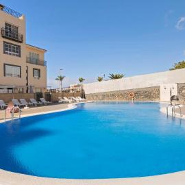 Spacious 3BR Condo With Pool, Wifi & Near Beach by Aqua Vista Tenerife, hotel in Callao Salvaje