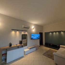 Ampio alloggio Milano-Lambrate desing district accessibile senza barriere architettoniche e letto king size