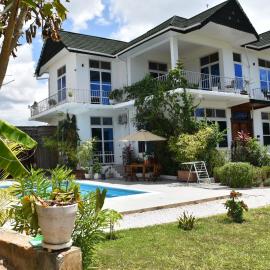 Maneri Villa and Apartments、ザンジバルシティのホテル