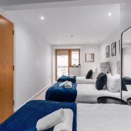 City Centre Stay with Two Balconies