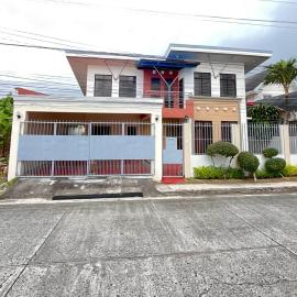 Family Vacation Home, hotel in Iloilo City