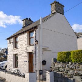 Arddwyn - Cosy Welsh cottage