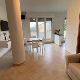 Elegance Apartment Castiona – hotel w mieście Mottella