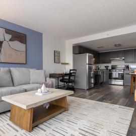 Landing Beautiful 1BD Game Room Gym, Hotel in Hartford
