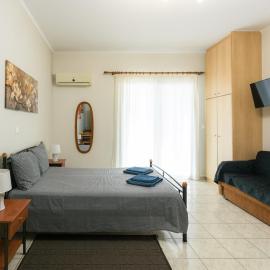 Central Cozy Apartment 3, hotel em Sparti