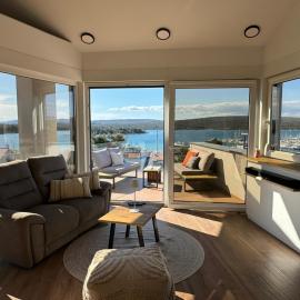 Marina Penthouse, hotel di Punat