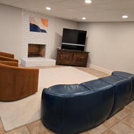 Entire Private 1BR Apartment, Private Entrance, Full Kitchen, Parking, hotel Charlotte-ban
