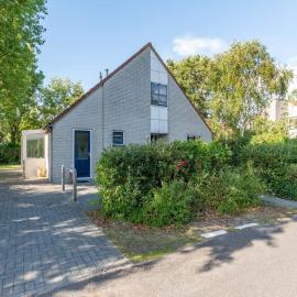 Holiday Home by Beach in Ooghduyne, hotel in Julianadorp