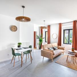 Romantic getaway with jacuzzi, Garden view, hotel di Mulhouse