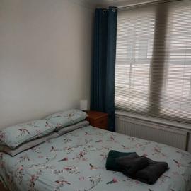 Lovely 1-bedroom flat within minutes from the beach!