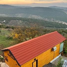 Akwakh Al-Kanz Huts Ajloun Jor, Hotel in Adschlun
