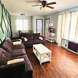 Family Retreat Near MSP & MOA - Yard, Game Room