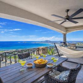 Mesmerizing Ocean & Arch Views King Beds Pool Luxury Family Friendly