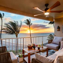 Endless Blue- Maui luxury oceanfront, spectacular sunset 2-bedroom retreat in Kihei, hotel in Kihei