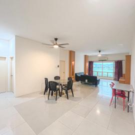 3BR Apartment in Serdang with Pool & Parking