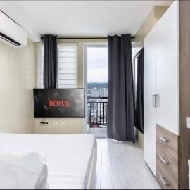 Cozy Studio with Balcony just a Walk to Ayala