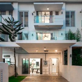 Seafront 5BR Landed Home 14 Pax with Ocean Seaview & Netflix WiFi, hôtel à Bayan Lepas